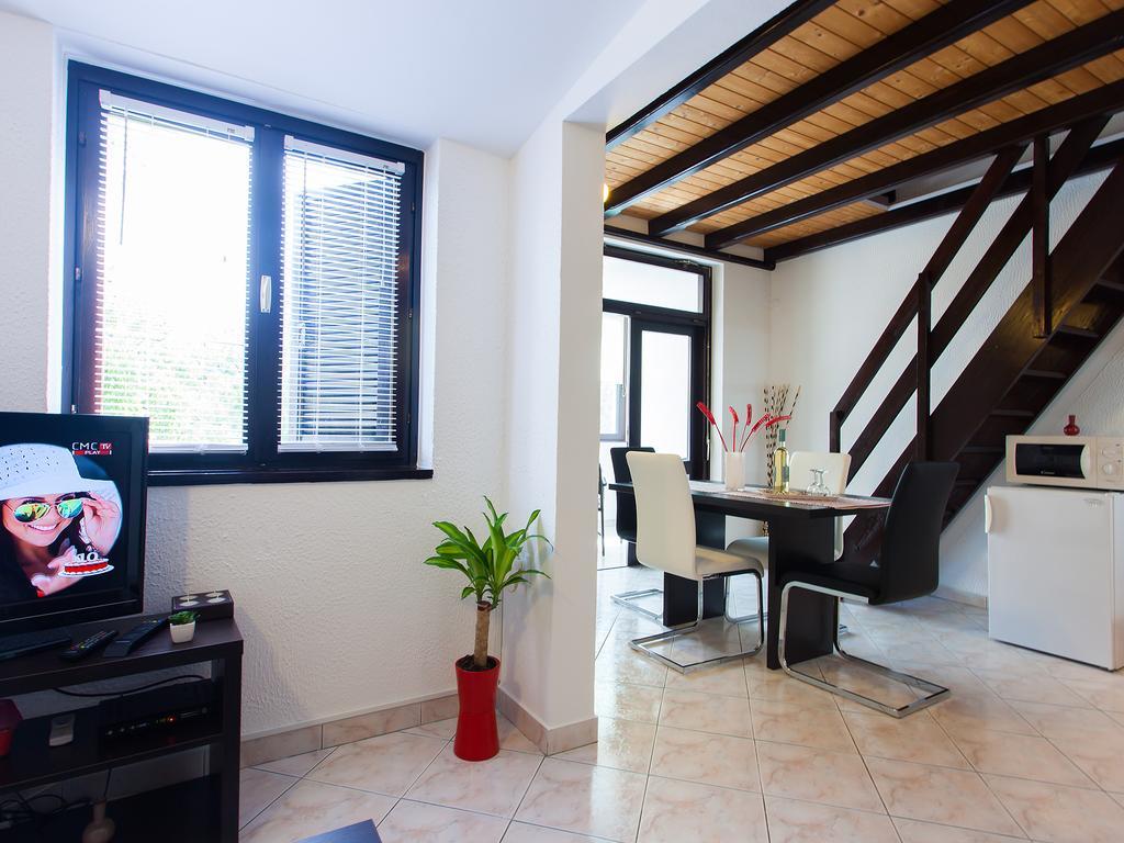 Apartment Cervar ポレッチ 部屋 写真