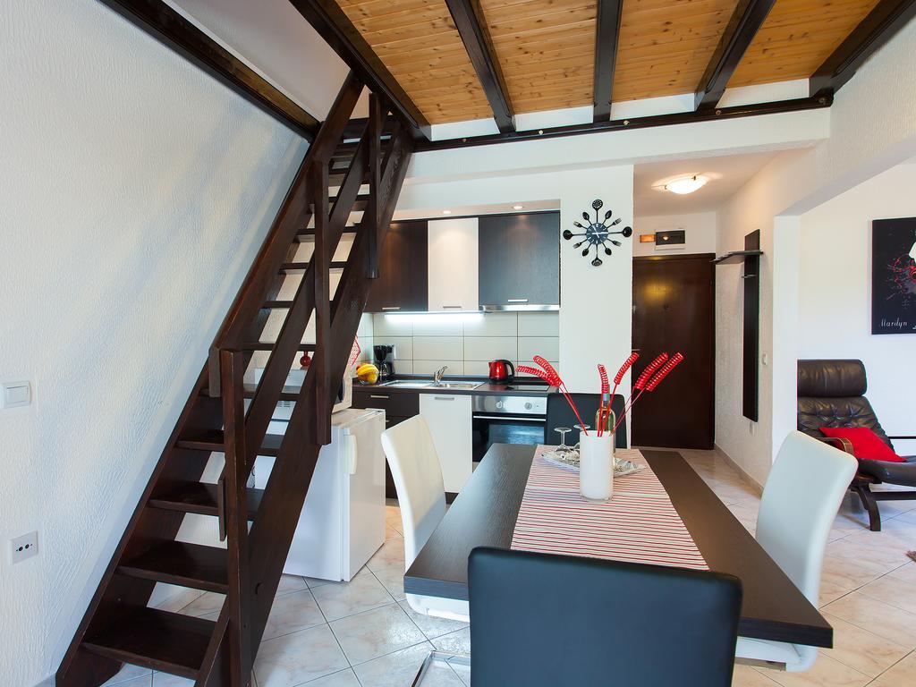 Apartment Cervar ポレッチ 部屋 写真